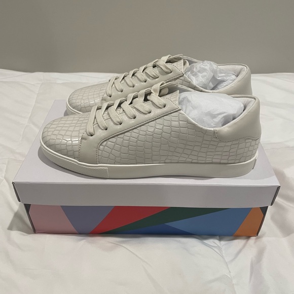 Katy Perry Lace Up Sneaker 8.5 M off white New with Box! - Picture 6 of 9